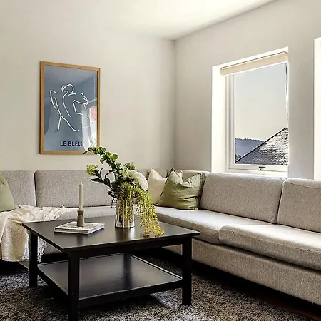 Cozy And Spacious 3-room In Sandviken 公寓